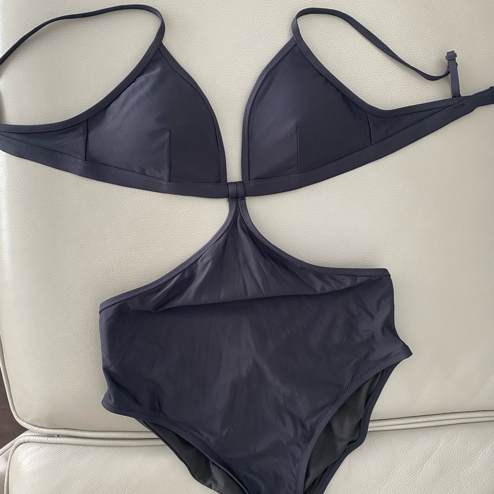 Women’s cut out bathing suit